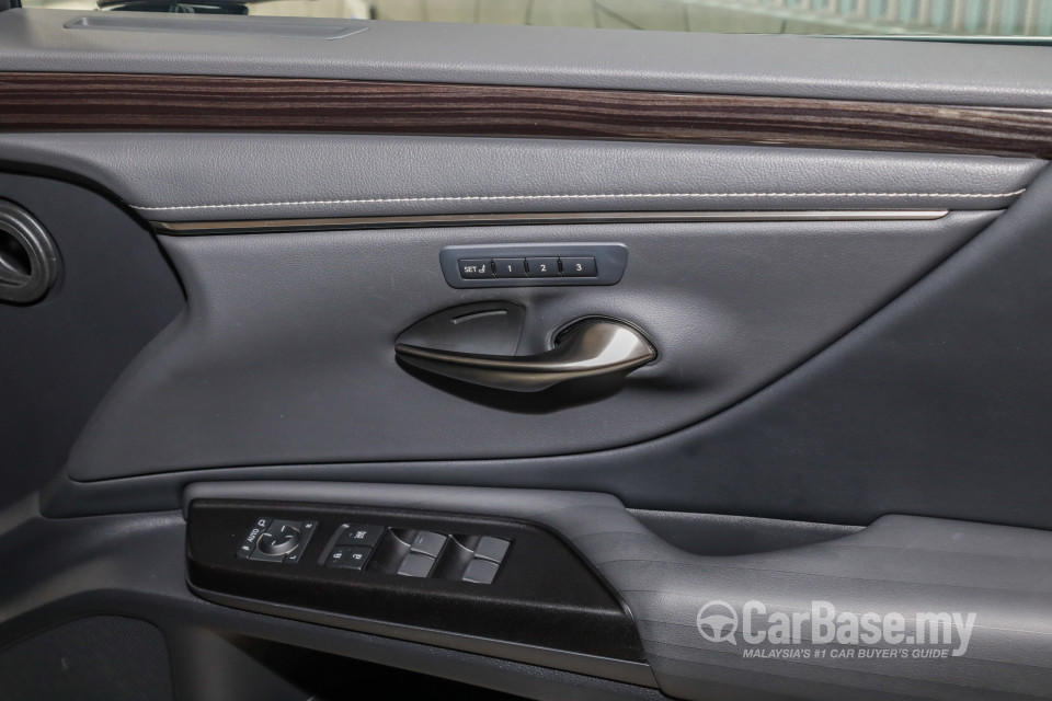 Lexus ES XZ10 (2019) Interior