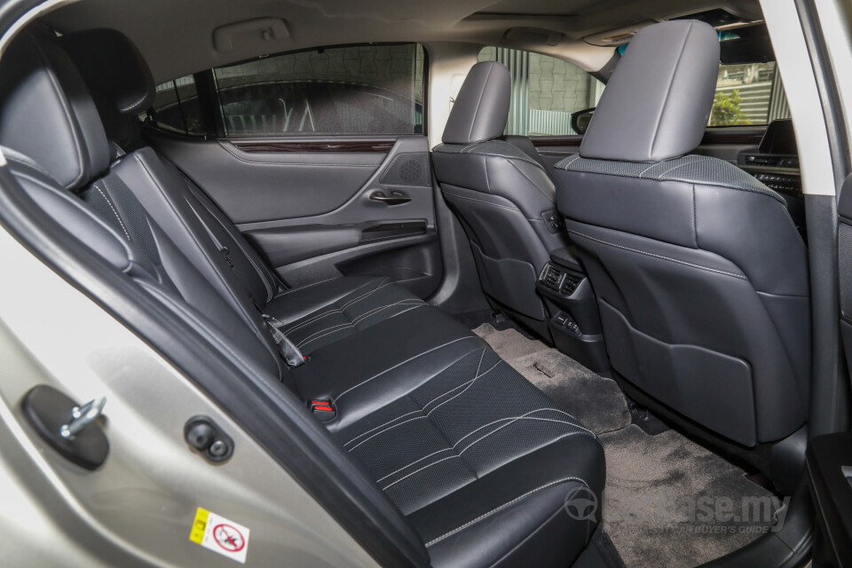 Lexus LS XF50 (2018) Interior