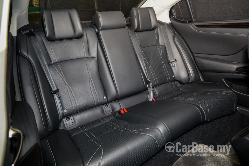 Lexus ES XZ10 (2019) Interior