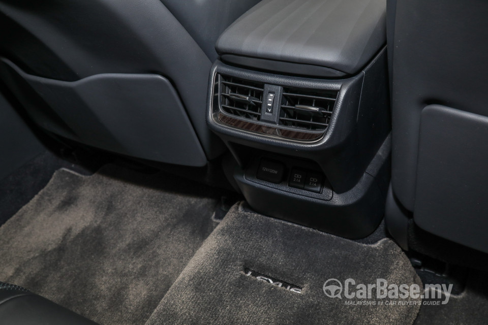 Lexus ES XZ10 (2019) Interior