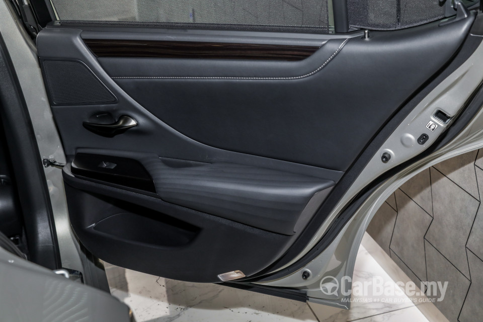 Lexus ES XZ10 (2019) Interior