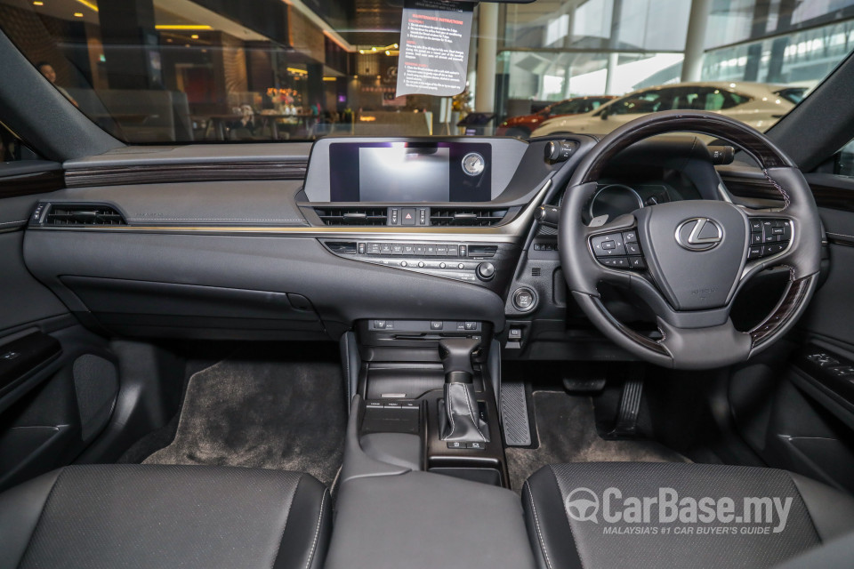 Lexus ES XZ10 (2019) Interior