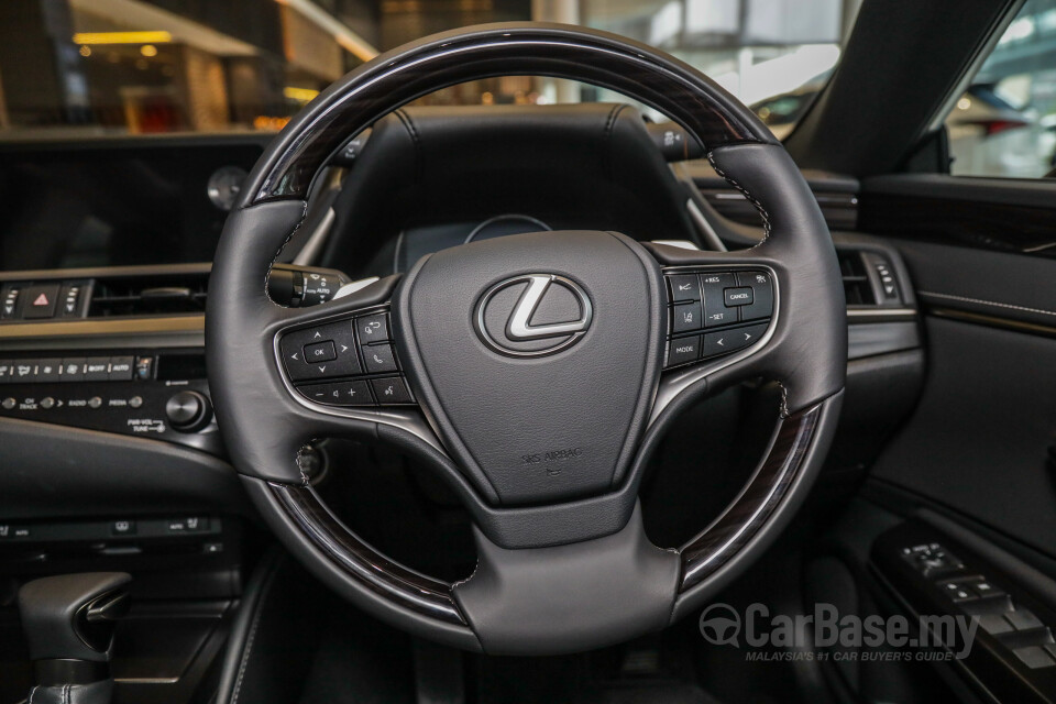 Lexus LS XF50 (2018) Interior