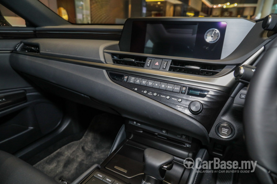 Lexus ES XZ10 (2019) Interior
