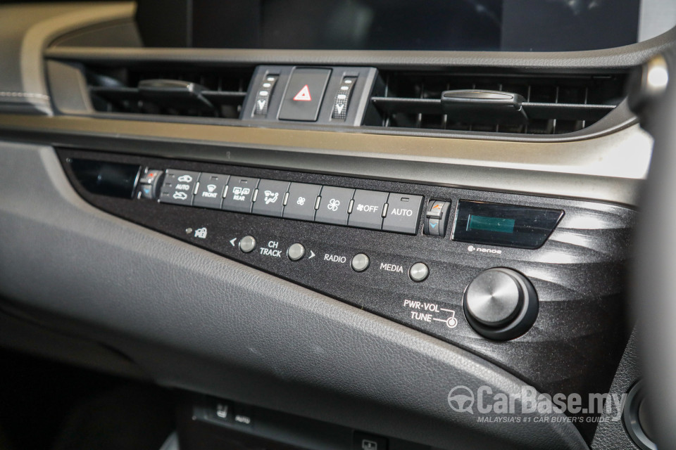 Lexus ES XZ10 (2019) Interior