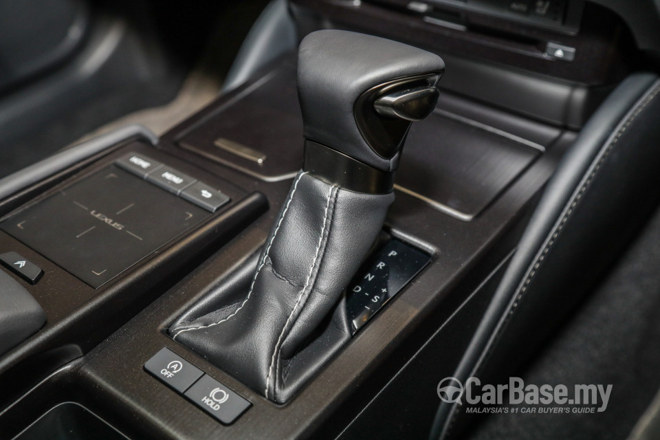 Lexus ES XZ10 (2019) Interior