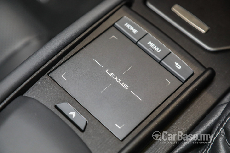 Lexus ES XZ10 (2019) Interior