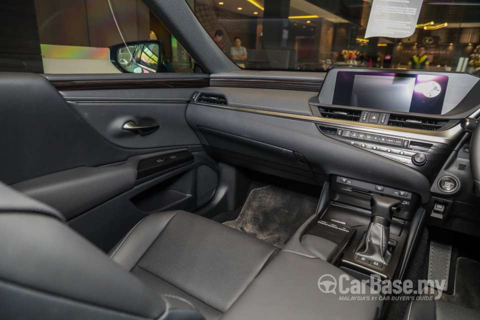 Lexus ES XZ10 (2019) Interior