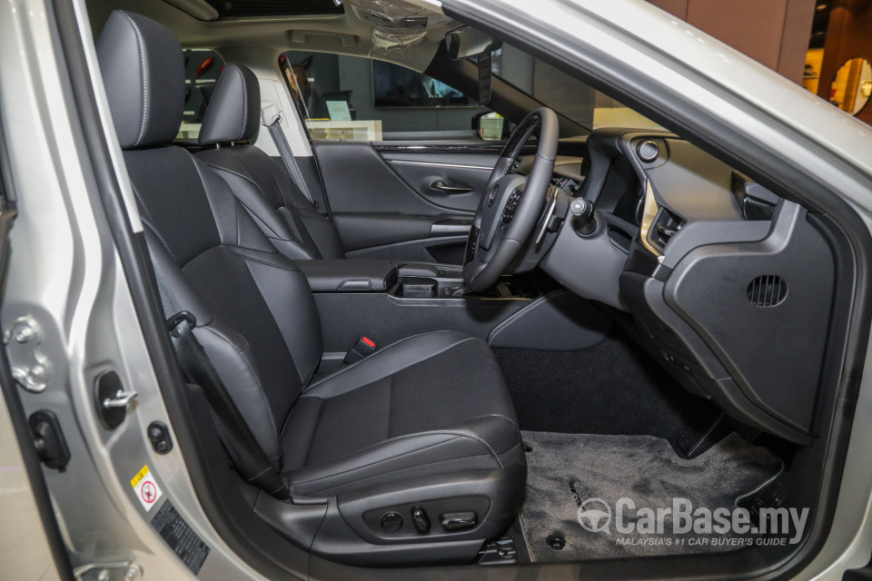 Lexus ES XZ10 (2019) Interior