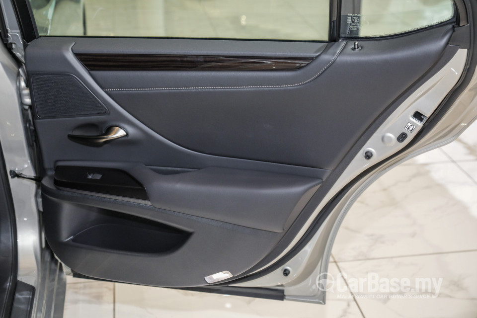 Lexus ES XZ10 (2019) Interior