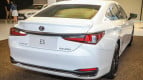 Lexus ES Exterior photo