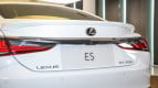 Lexus ES Exterior photo