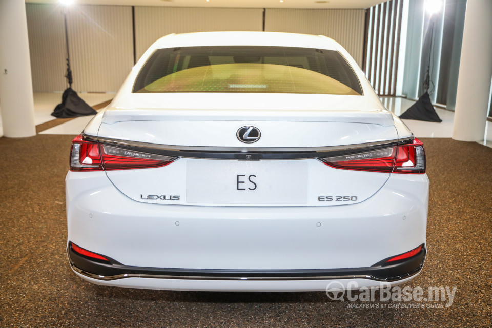 Lexus ES XZ10 Facelift (2021) Exterior