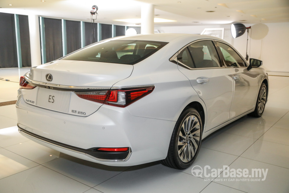 Lexus ES XZ10 Facelift (2021) Exterior