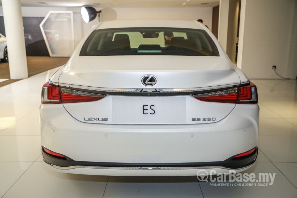 Lexus ES XZ10 Facelift (2021) Exterior
