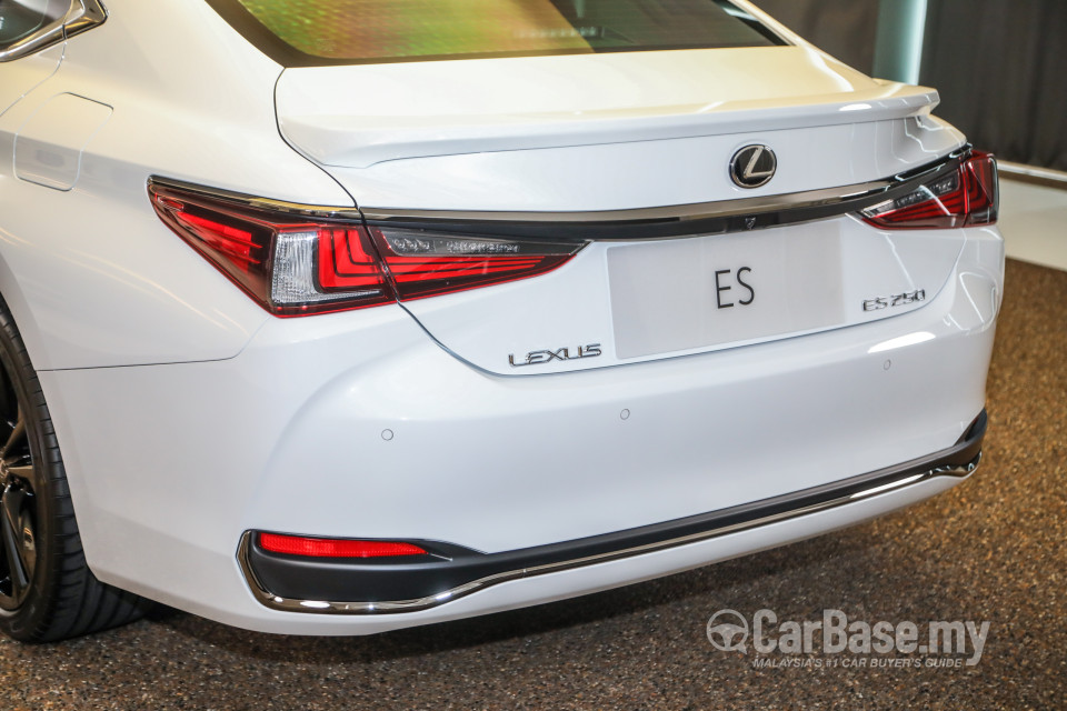 Lexus ES XZ10 Facelift (2021) Exterior