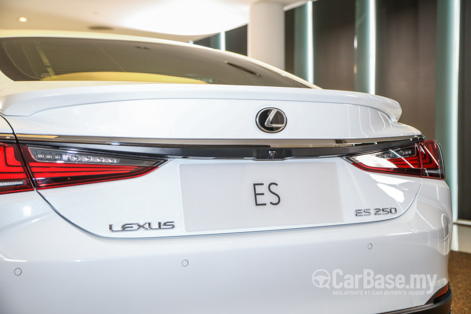 Lexus ES XZ10 Facelift (2021) Exterior