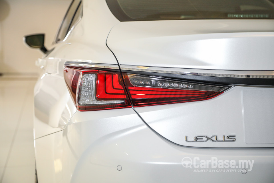 Lexus ES XZ10 Facelift (2021) Exterior