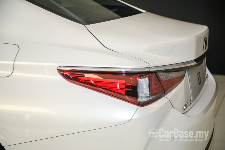 Lexus ES XZ10 Facelift (2021) Exterior