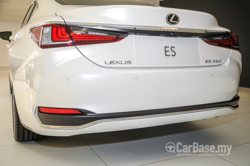 Lexus ES XZ10 Facelift (2021) Exterior