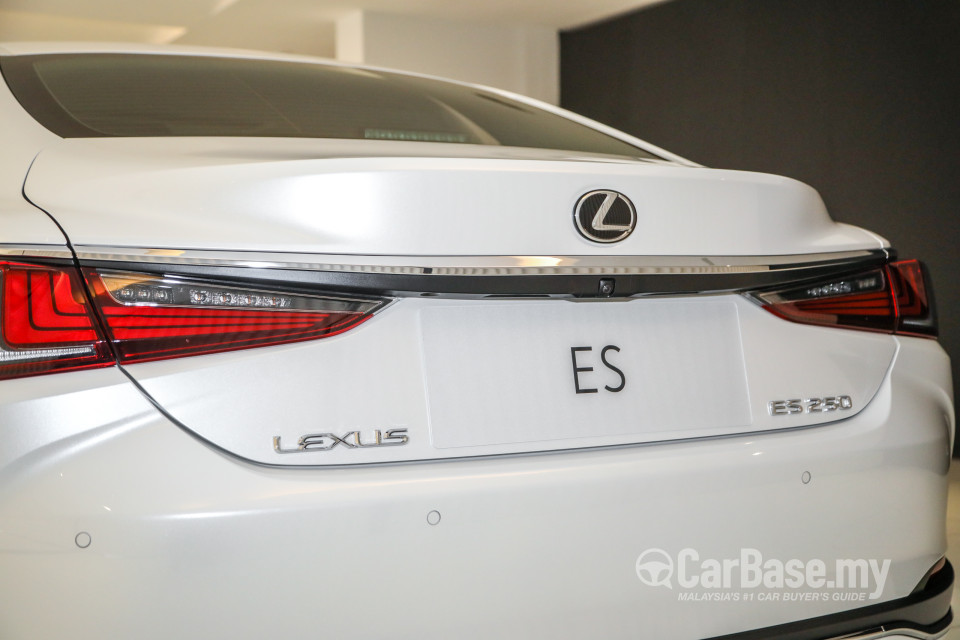 Lexus ES XZ10 Facelift (2021) Exterior