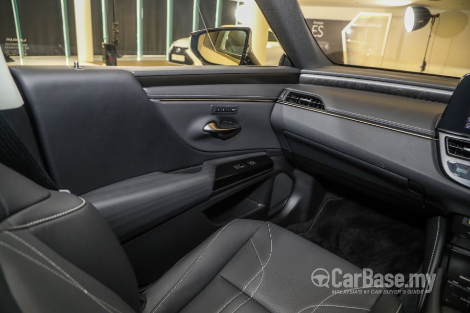 Lexus ES XZ10 Facelift (2021) Interior