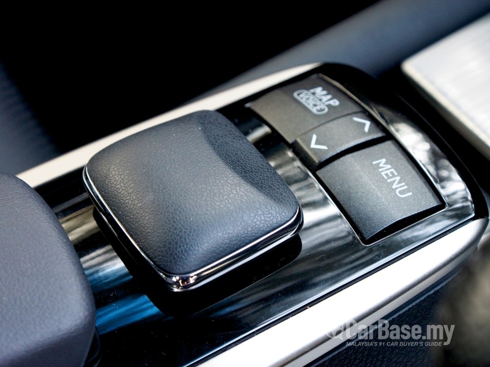 Lexus GS L10 (2013) Interior