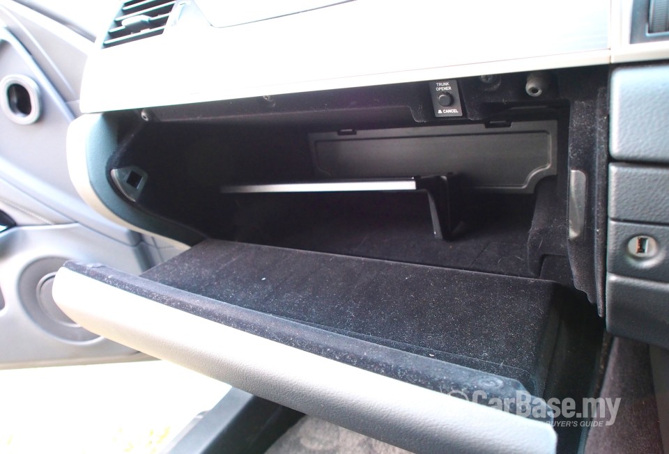 Lexus GS L10 (2013) Interior