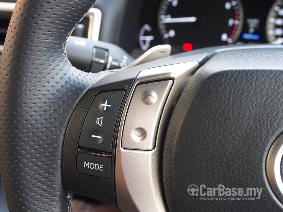 Lexus GS L10 (2013) Interior