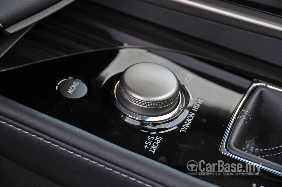 Lexus GS L10 (2013) Interior