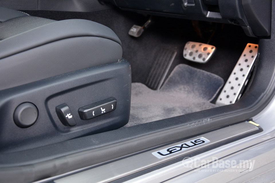Lexus IS XE30 (2013) Interior