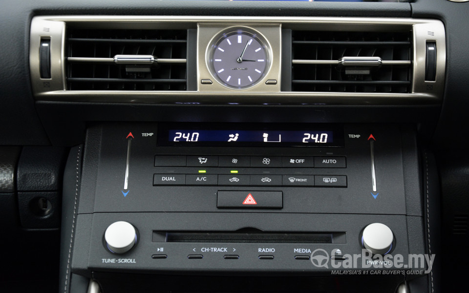 Lexus IS XE30 (2013) Interior