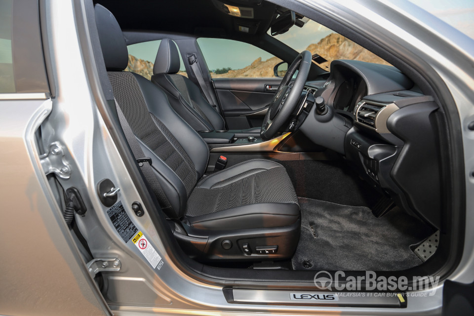 Lexus IS XE30 (2013) Interior