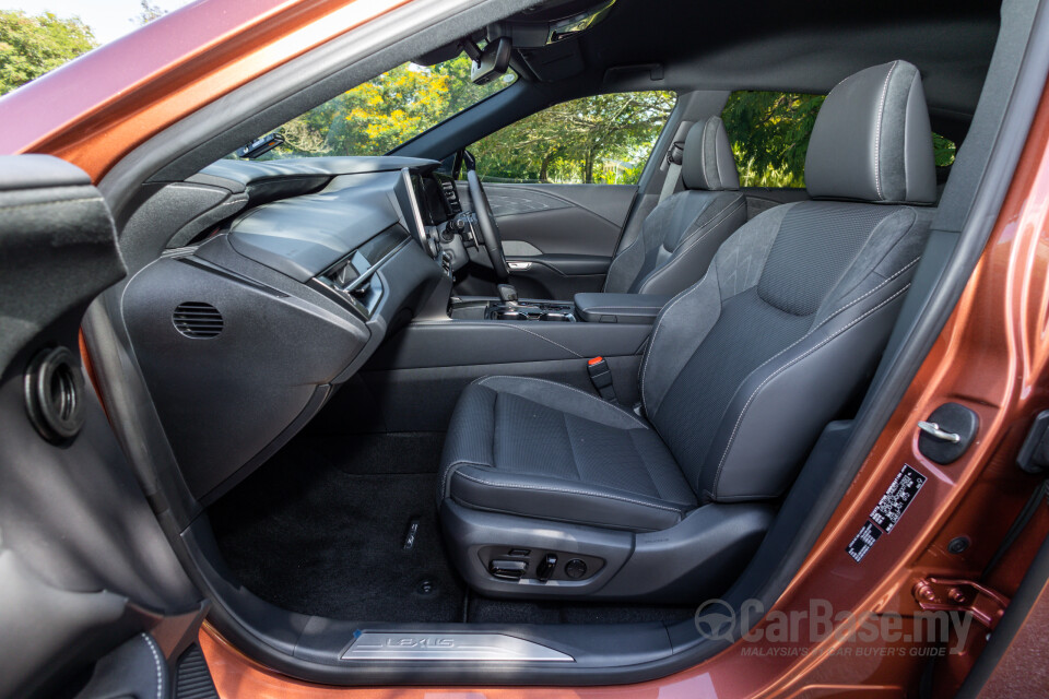 Lexus RX ALA10 (2023) Interior