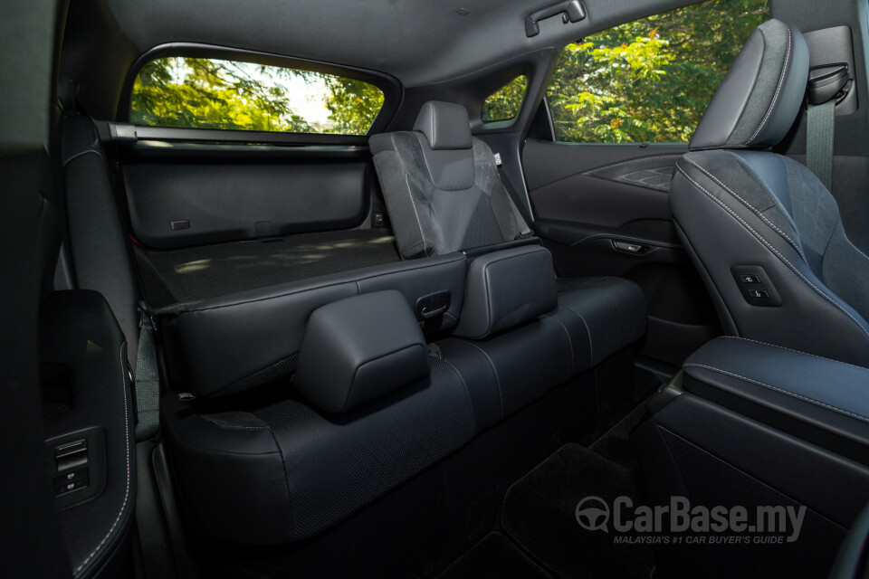 Lexus RX ALA10 (2023) Interior