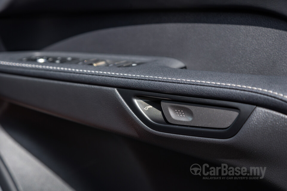 Lexus RX ALA10 (2023) Interior