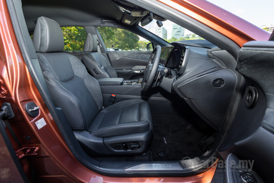 Lexus RX ALA10 (2023) Interior