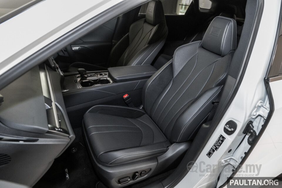 Lexus RX ALA10 (2023) Interior