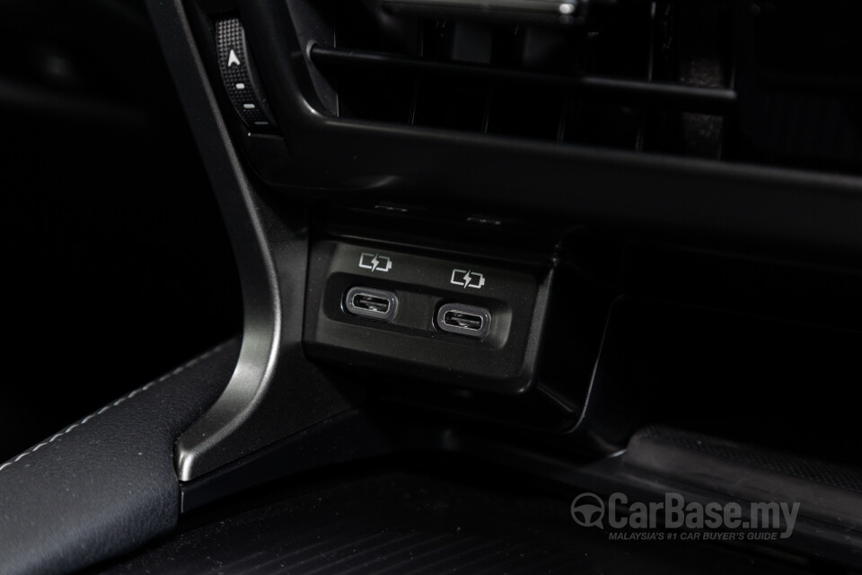 Lexus RX ALA10 (2023) Interior