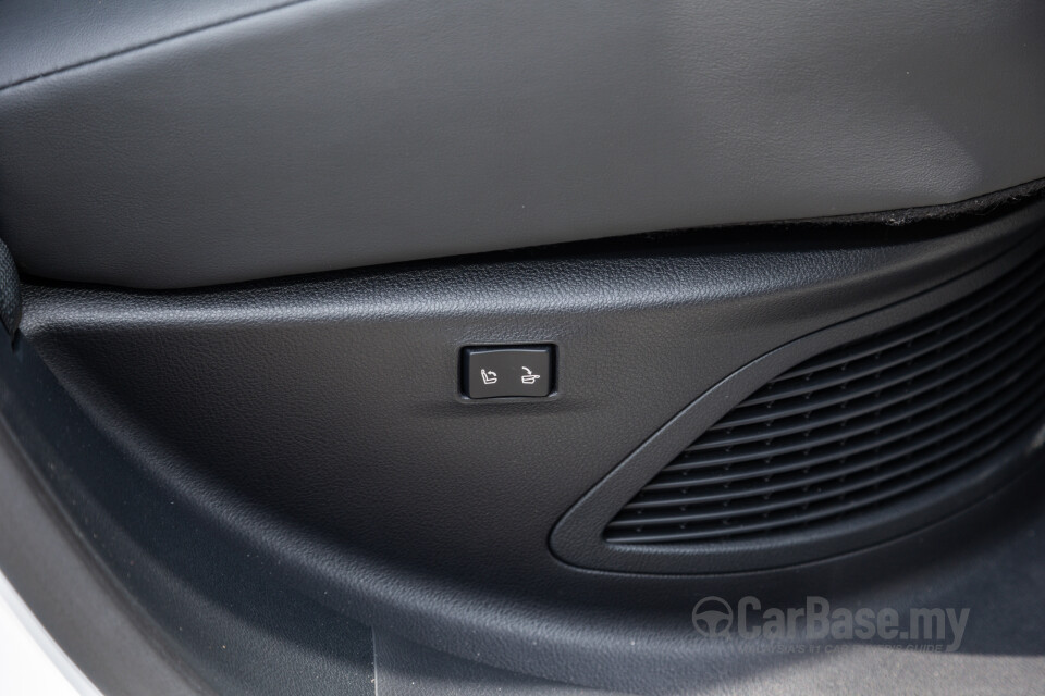 Lexus RX ALA10 (2023) Interior