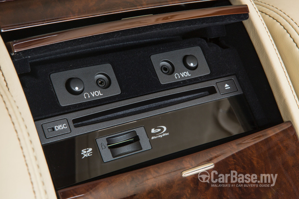 Lexus LS XF40 Facelift (2012) Interior