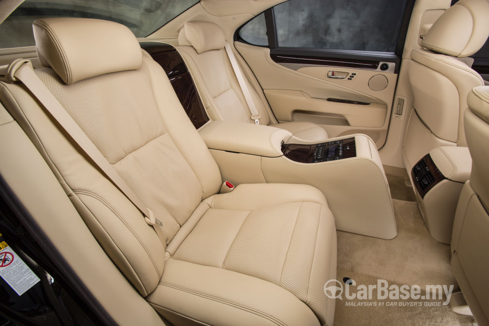 Lexus LS XF40 Facelift (2012) Interior
