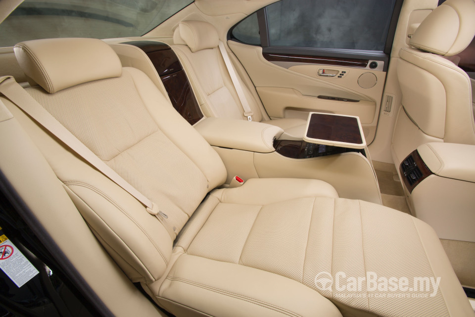 Lexus LS XF40 Facelift (2012) Interior