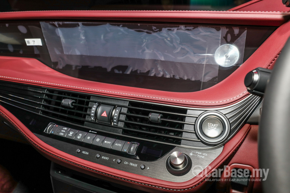 Lexus LS XF50 (2018) Interior