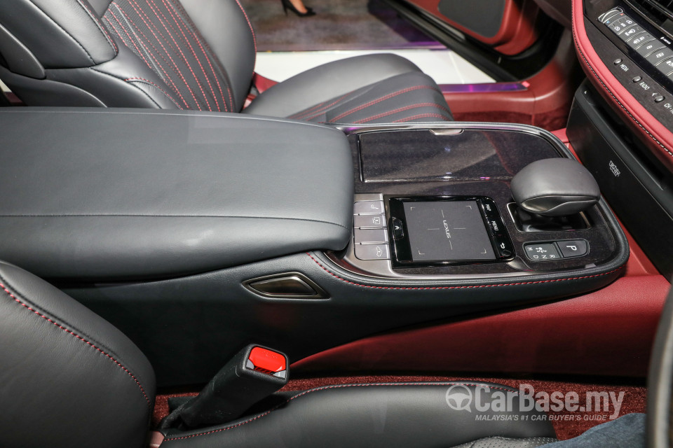 Lexus LS XF50 (2018) Interior