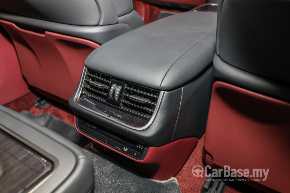 Lexus LS XF50 (2018) Interior