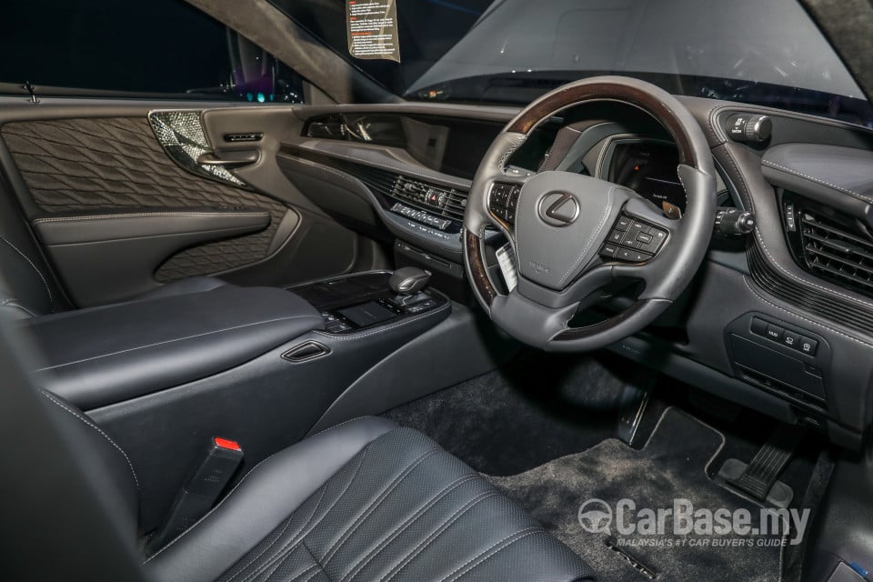 Lexus LS XF50 (2018) Interior
