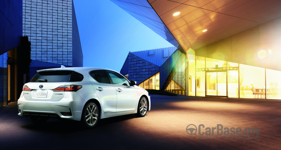 Lexus CT ZWA10 Facelift (2014) Exterior