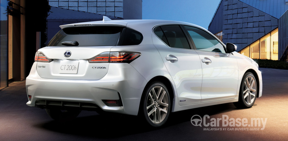 Lexus CT ZWA10 Facelift (2014) Exterior
