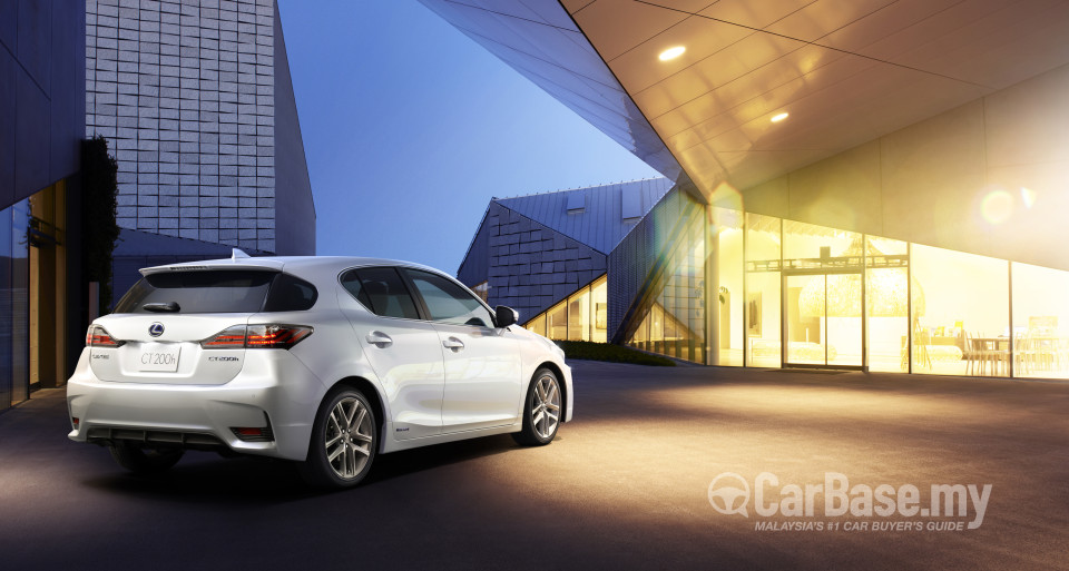 Lexus CT ZWA10 Facelift (2014) Exterior
